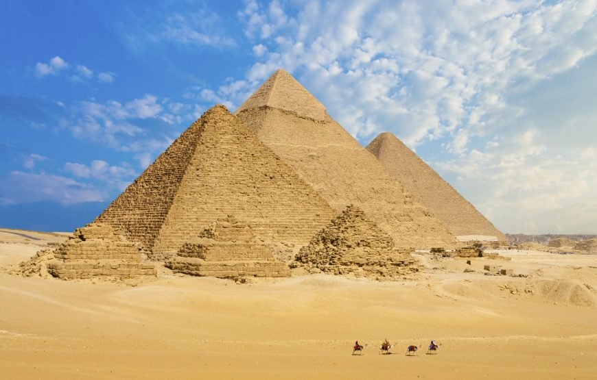 Petra to the Pyramids & Nile Yacht Cruise in a Luxury Tour