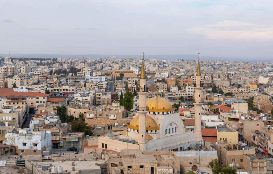 Petra to the Pyramids & Nile Yacht Cruise in a Luxury Tour