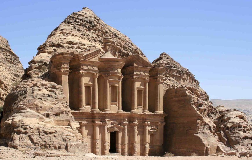 Petra to the Pyramids & Nile Yacht Cruise in a Luxury Tour