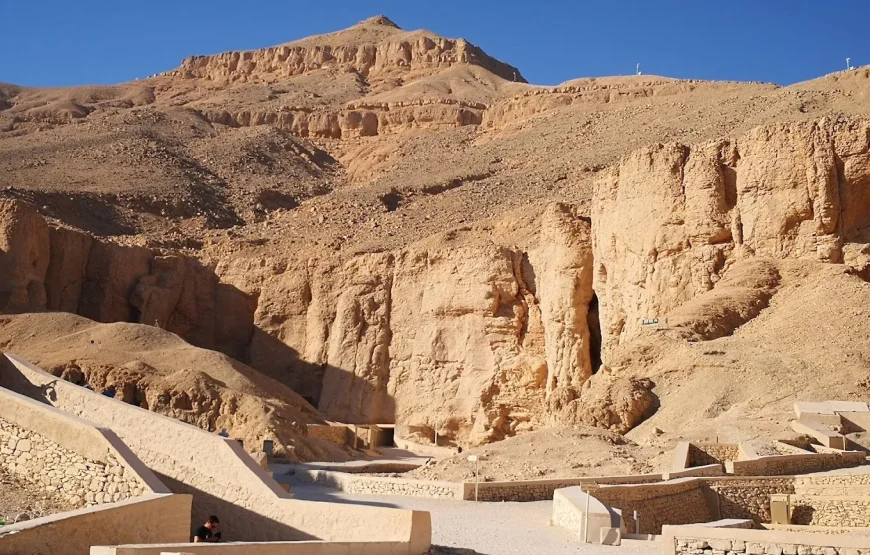 Get Your Guide in Aswan & Luxor – Licensed Egyptologists & Local Experts for Private Tours